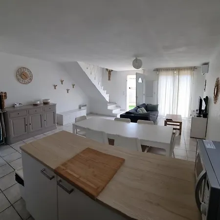 Maison * Saintes-Marie-la-Mer